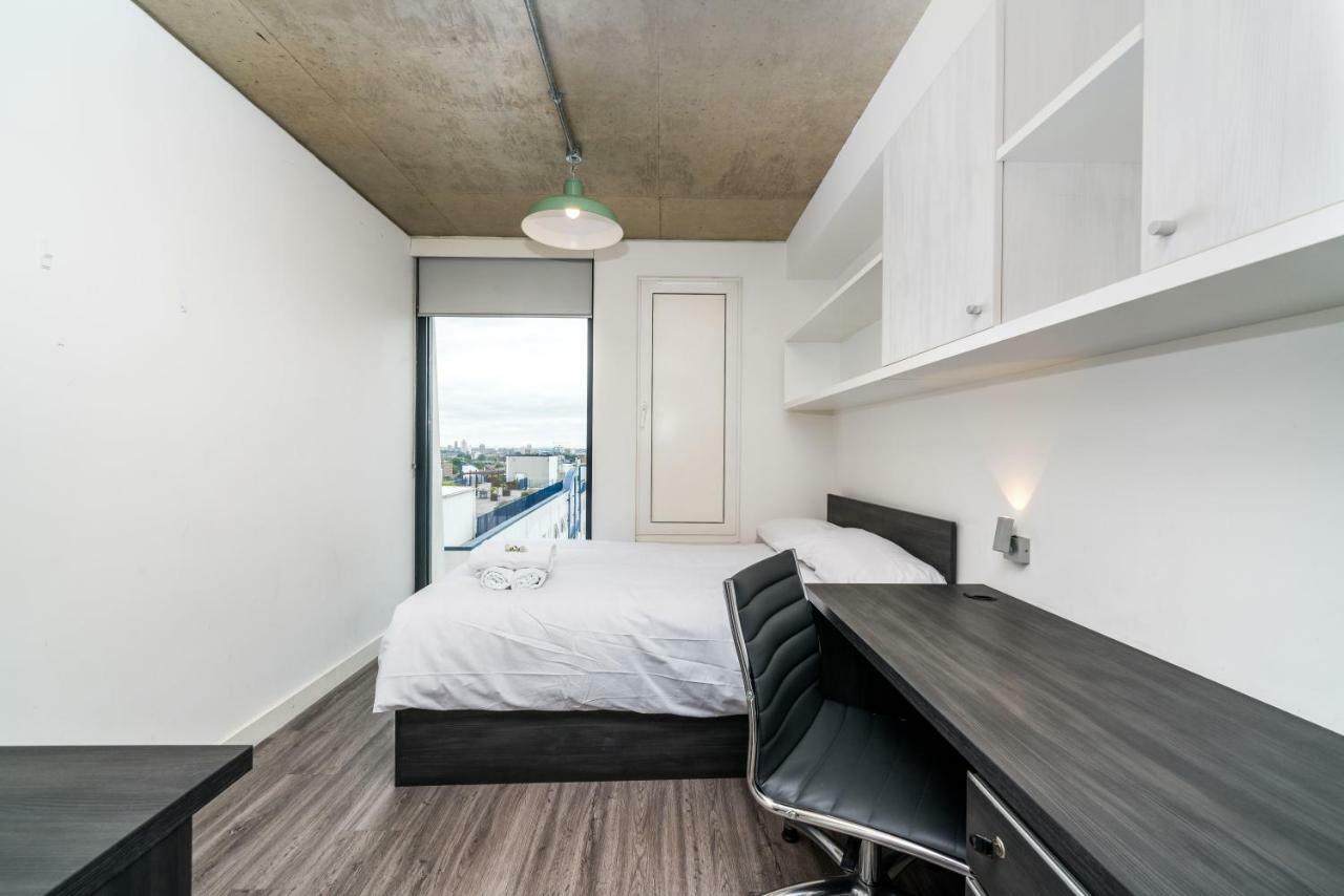 Hashtag Aldgate Campus Accommodation London Room photo